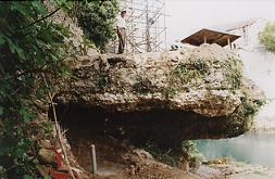 img09.jpg (13250 bytes)