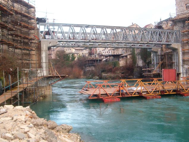 most08.jpg (76967 bytes)